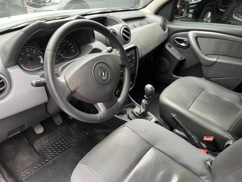 RENAULT - DUSTER - 2011/2012 - Branca - R$ 44.900,00