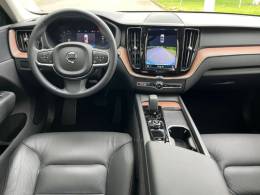 VOLVO - XC60 - 2022/2023 - Cinza - R$ 299.000,00