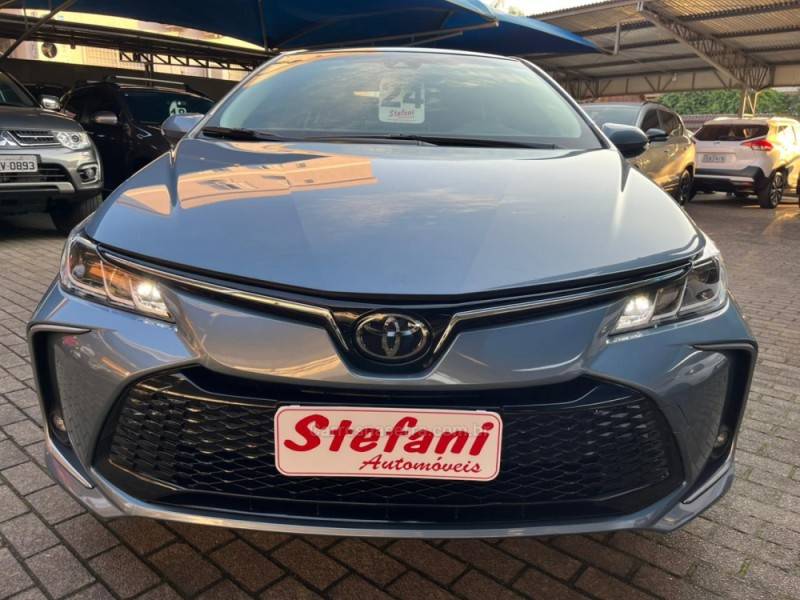 TOYOTA - COROLLA - 2023/2024 - Cinza - R$ 148.900,00