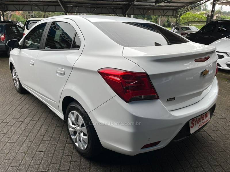 CHEVROLET - PRISMA - 2017/2018 - Branca - R$ 61.000,00