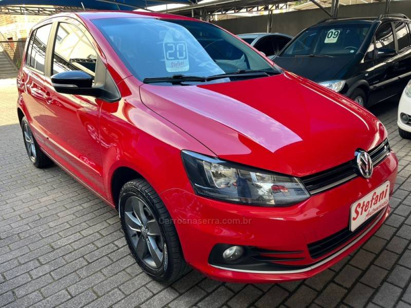 VOLKSWAGEN - FOX - 2019/2020 - Vermelha - R$ 64.000,00