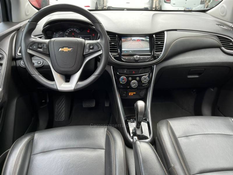 CHEVROLET - TRACKER - 2017/2018 - Branca - R$ 92.000,00