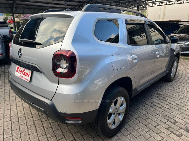 RENAULT - DUSTER - 2023/2024 - Prata - R$ 101.900,00