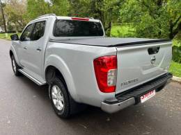 NISSAN - FRONTIER - 2017/2018 - Prata - R$ 134.000,00