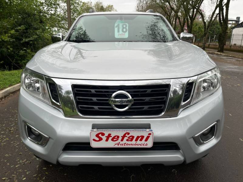 NISSAN - FRONTIER - 2017/2018 - Prata - R$ 134.000,00