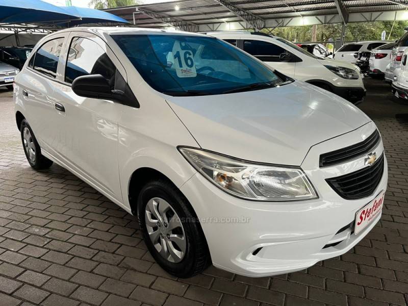 CHEVROLET - ONIX - 2016/2016 - Branca - R$ 46.900,00