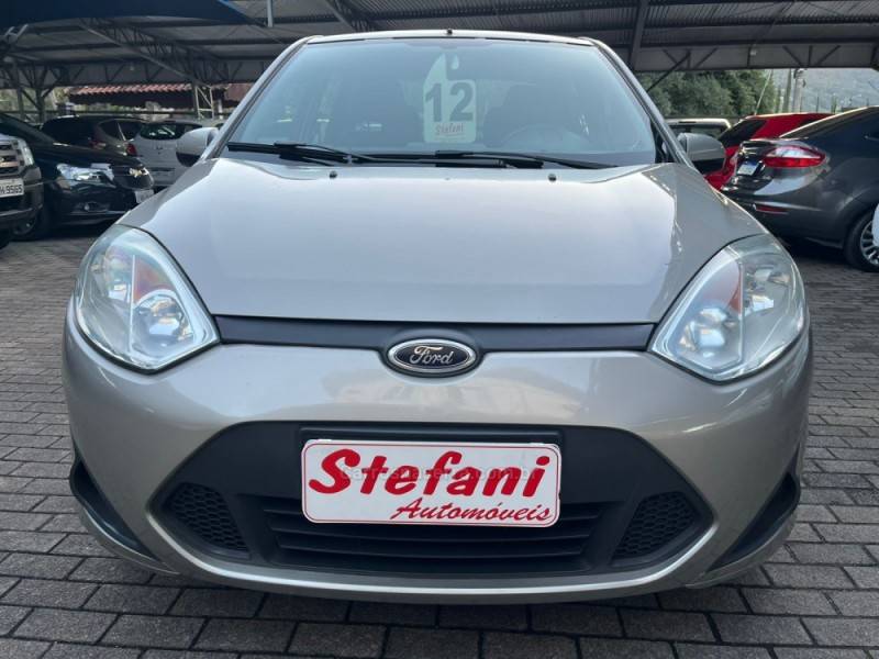 FORD - FIESTA - 2011/2012 - Prata - R$ 35.900,00