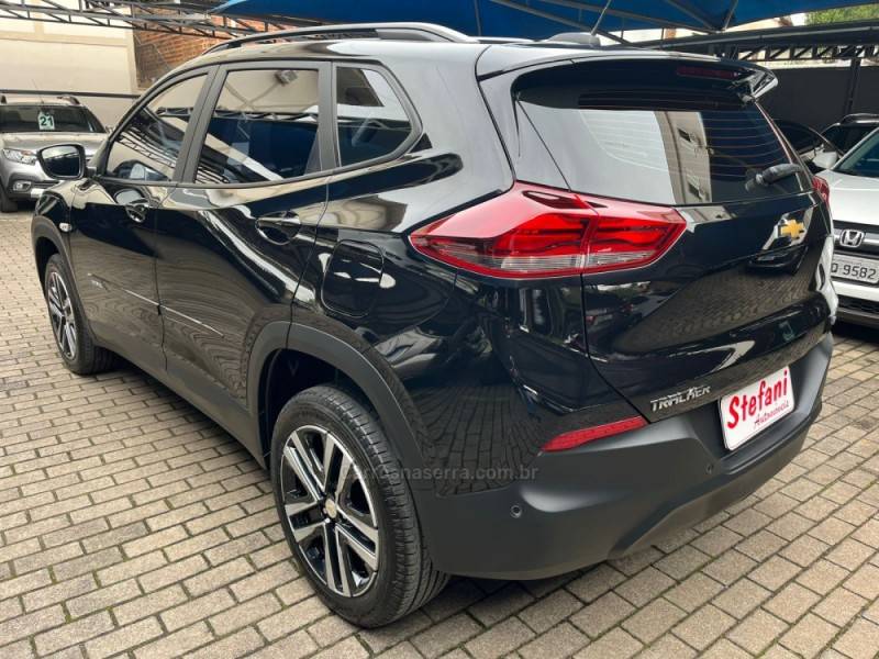 CHEVROLET - TRACKER - 2023/2024 - Preta - R$ 111.900,00