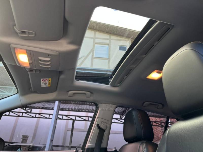 CHEVROLET - TRACKER - 2018/2018 - Prata - R$ 92.900,00