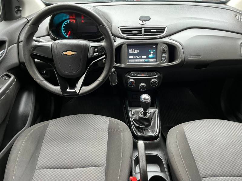 CHEVROLET - PRISMA - 2017/2018 - Branca - R$ 61.000,00