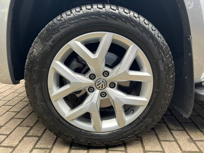 VOLKSWAGEN - AMAROK - 2023/2023 - Prata - R$ 208.000,00