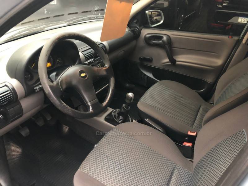 CHEVROLET - CLASSIC - 2011/2012 - Prata - R$ 28.900,00