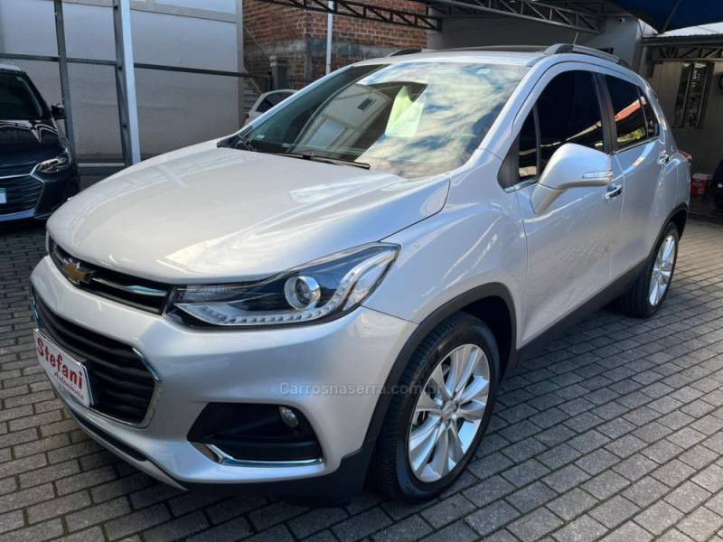 CHEVROLET - TRACKER - 2018/2018 - Prata - R$ 92.900,00