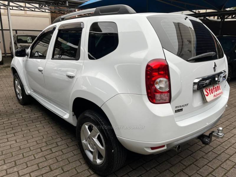 RENAULT - DUSTER - 2011/2012 - Branca - R$ 44.900,00