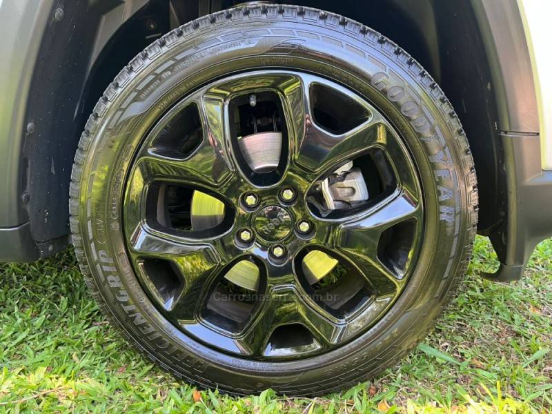 JEEP - COMPASS - 2018/2018 - Prata - R$ 99.000,00