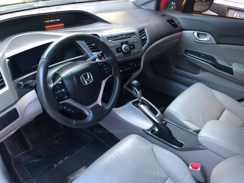 HONDA - CIVIC - 2013/2014 - Cinza - R$ 76.900,00
