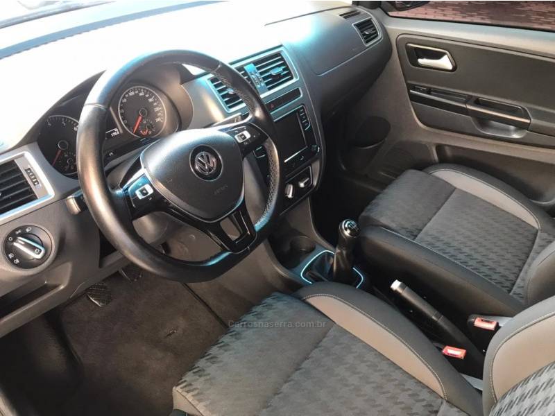 VOLKSWAGEN - FOX - 2017/2018 - Cinza - R$ 57.900,00