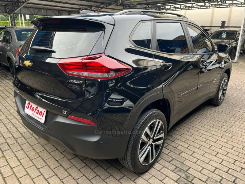 CHEVROLET - TRACKER - 2023/2024 - Preta - R$ 111.900,00