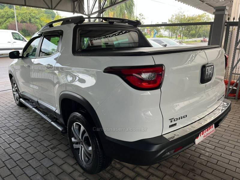 FIAT - TORO - 2018/2019 - Branca - R$ 104.900,00