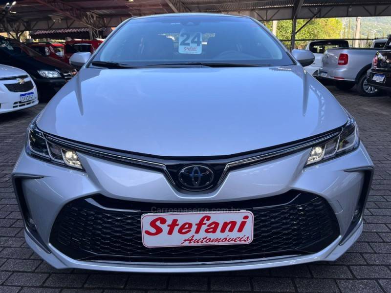 TOYOTA - COROLLA - 2023/2024 - Prata - R$ 152.900,00