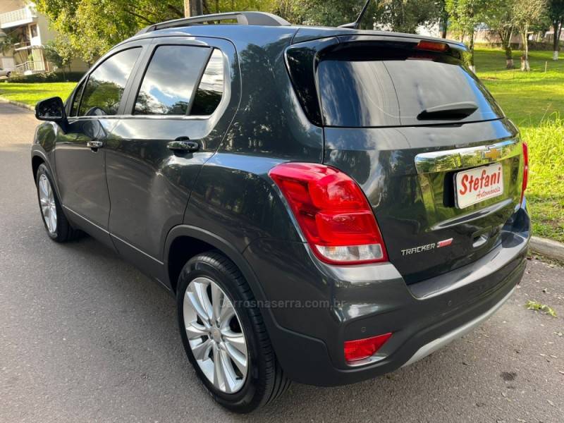 CHEVROLET - TRACKER - 2018/2018 - Cinza - R$ 91.900,00