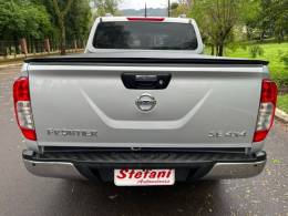 NISSAN - FRONTIER - 2017/2018 - Prata - R$ 134.000,00