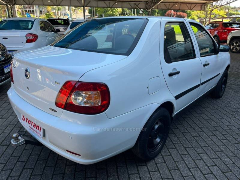 FIAT - SIENA - 2006/2007 - Branca - R$ 22.900,00