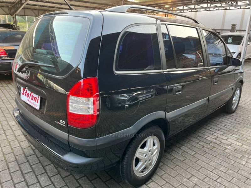 CHEVROLET - ZAFIRA - 2008/2009 - Preta - R$ 35.900,00