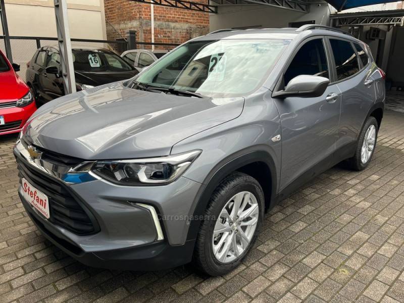 CHEVROLET - TRACKER - 2022/2023 - Cinza - R$ 120.900,00