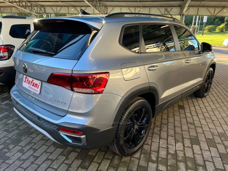 VOLKSWAGEN - TAOS - 2021/2022 - Prata - R$ 129.900,00