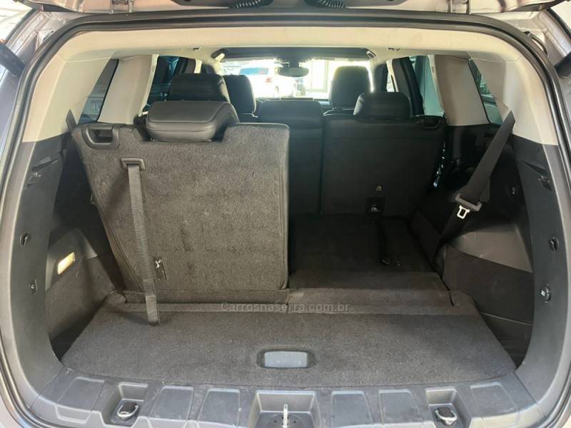 JEEP - COMMANDER - 2022/2022 - Prata - R$ 162.000,00