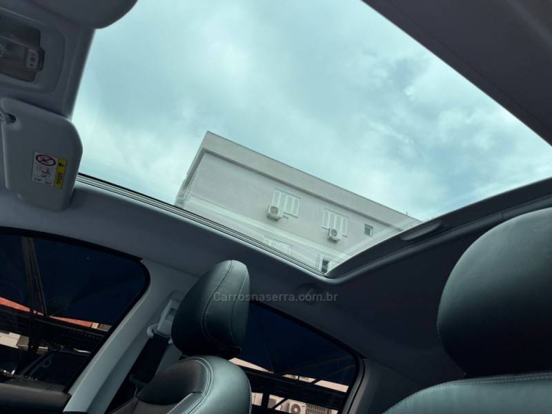 PEUGEOT - 208 - 2017/2018 - Prata - R$ 65.900,00