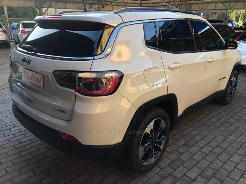 JEEP - COMPASS - 2016/2017 - Branca - R$ 91.000,00