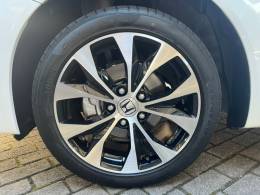 HONDA - CIVIC - 2014/2015 - Branca - R$ 79.000,00