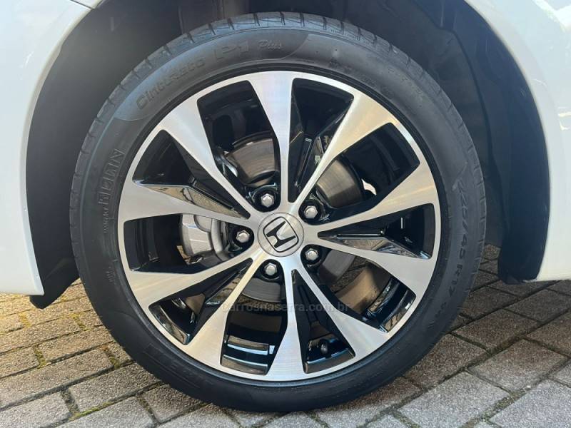 HONDA - CIVIC - 2014/2015 - Branca - R$ 79.000,00