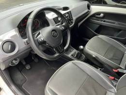 VOLKSWAGEN - UP - 2017/2018 - Branca - R$ 64.900,00