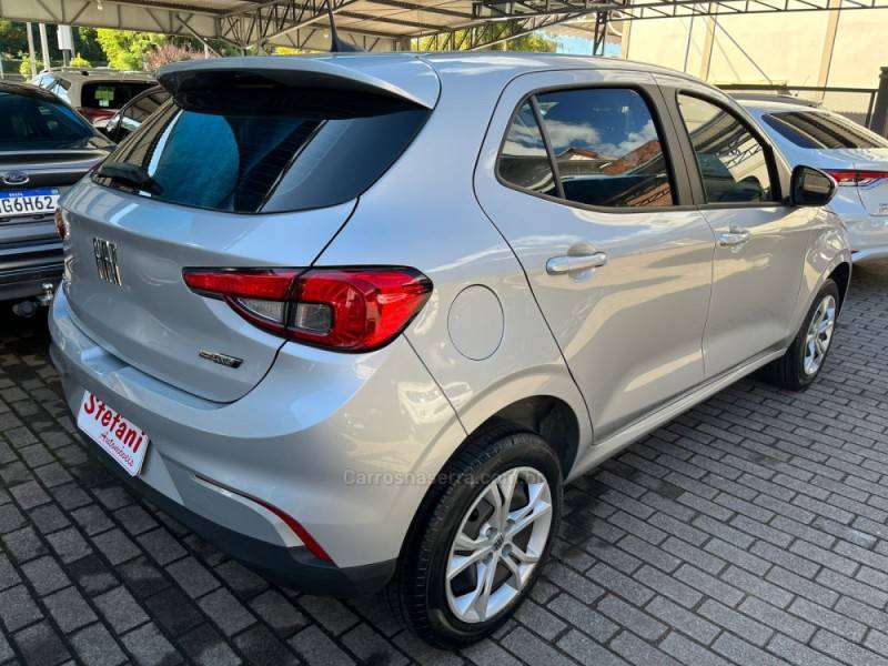 FIAT - ARGO - 2022/2023 - Prata - R$ 69.900,00