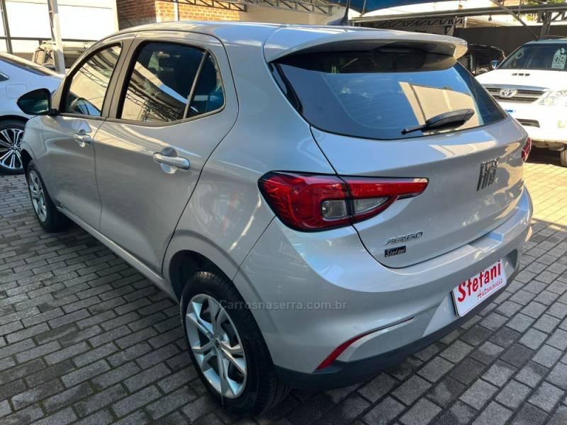 FIAT - ARGO - 2022/2023 - Prata - R$ 69.900,00