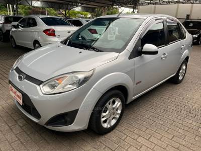 FORD - FIESTA - 2011/2012 - Prata - R$ 34.900,00