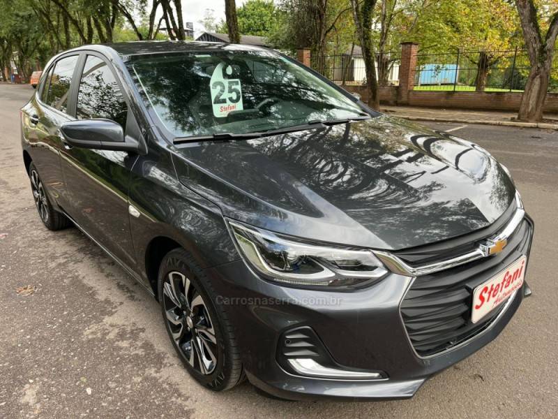 CHEVROLET - ONIX - 2024/2025 - Cinza - R$ 112.900,00