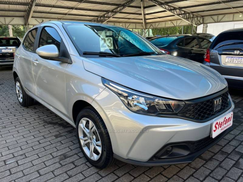 FIAT - ARGO - 2022/2023 - Prata - R$ 69.900,00