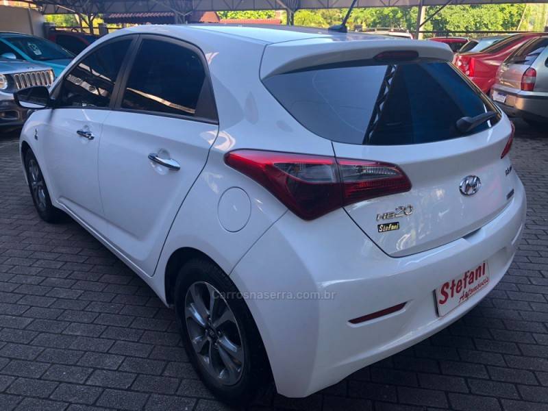 HYUNDAI - HB20 - 2014/2015 - Branca - R$ 57.900,00